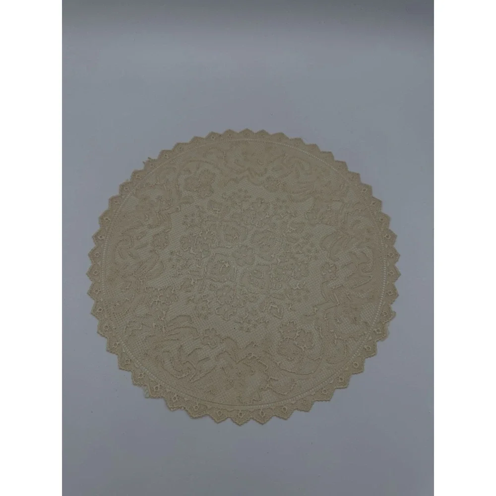 🧶✨ Vintage Hand‎ Crocheted Doily Round • 8.5